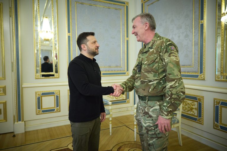 Şeful Forţelor Armate Britanice: Occidentul să nu se lase intimidat de Putin