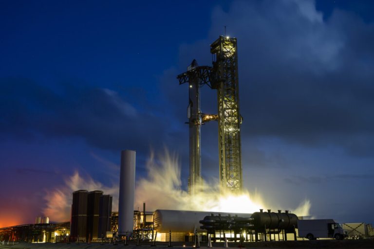 SpaceX: Starship a lansat cu succes opt sateliți