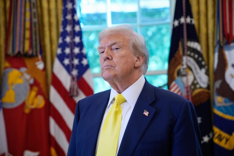 Trump plănuiește discuții cu Putin dacă întâlnirea cu Zelenski este reușită