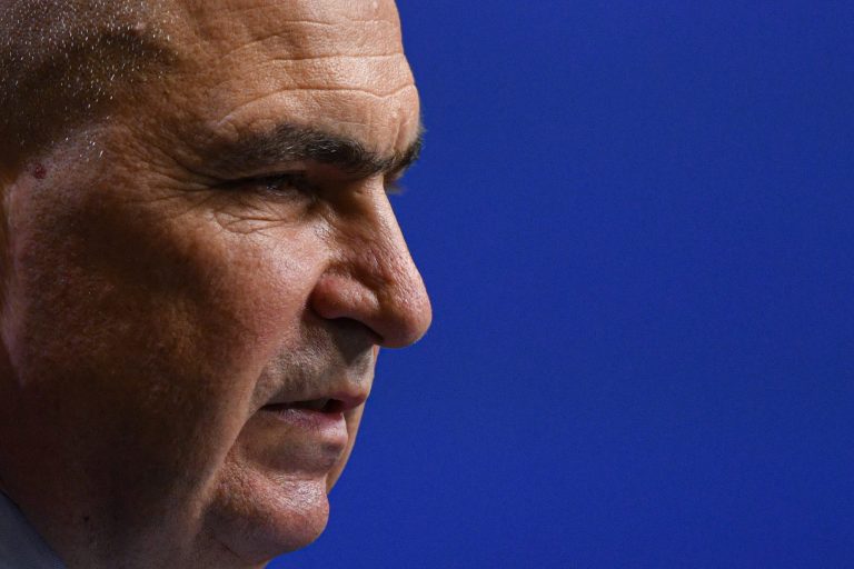Un milion de euro aruncați sub ipocrizia austerității.