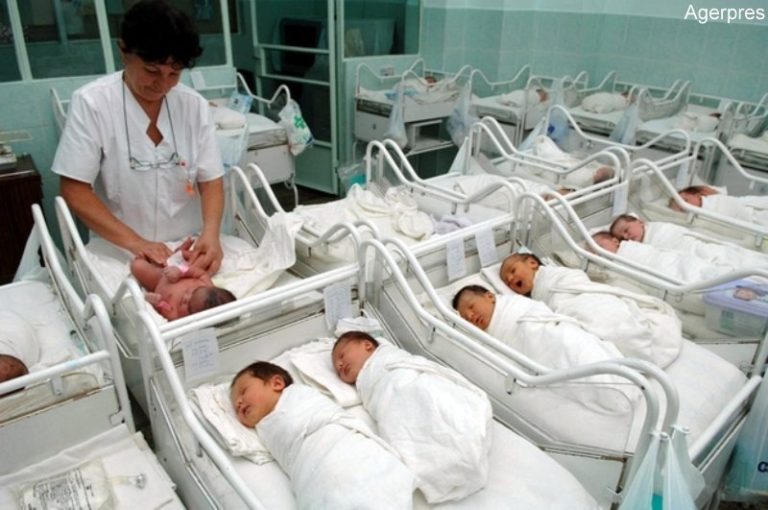 Viitorul demografic al României: populație îmbătrânită și natalitate scăzută.