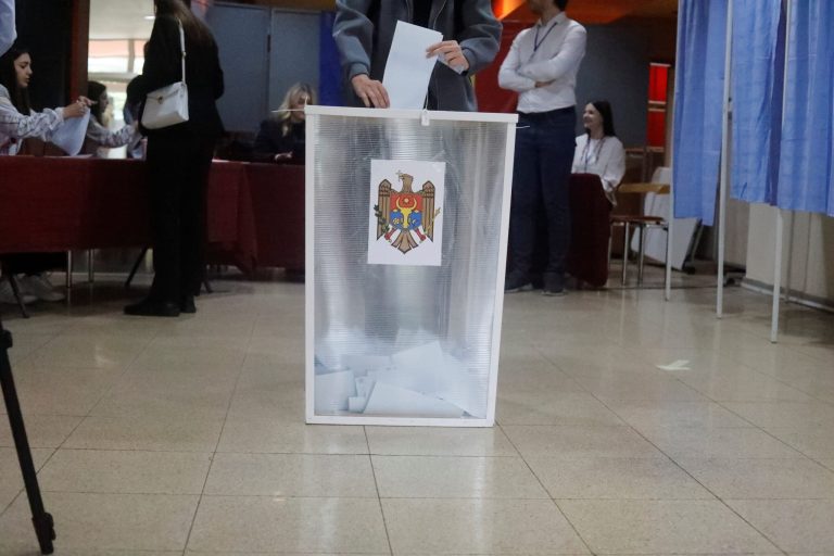 Alertă cu bombă în ziua alegerilor din Moldova