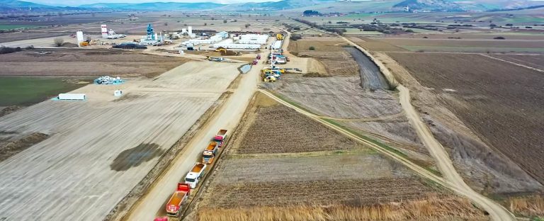 Autostrada A8: Ministerul Transporturilor vede bine, lucrările stagnează