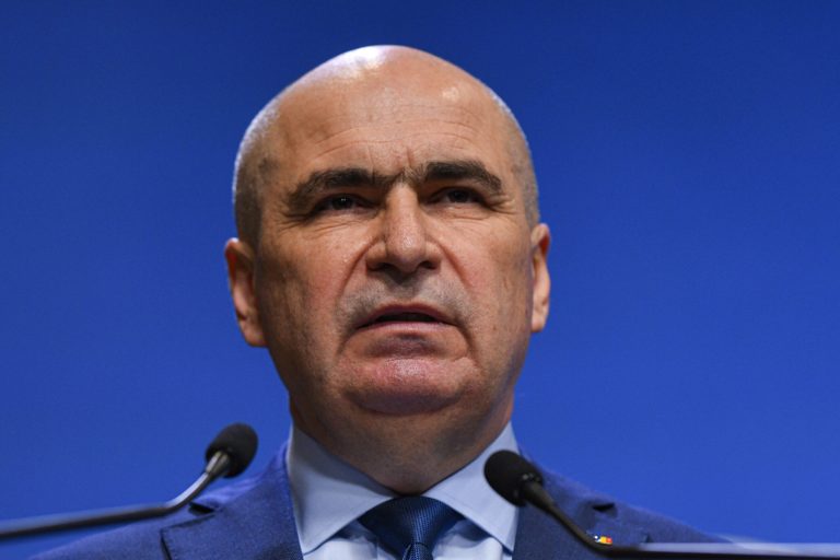 Bolojan îi răspunde lui Nicușor Dan: Corecția fiscală necesita creșterea TVA.