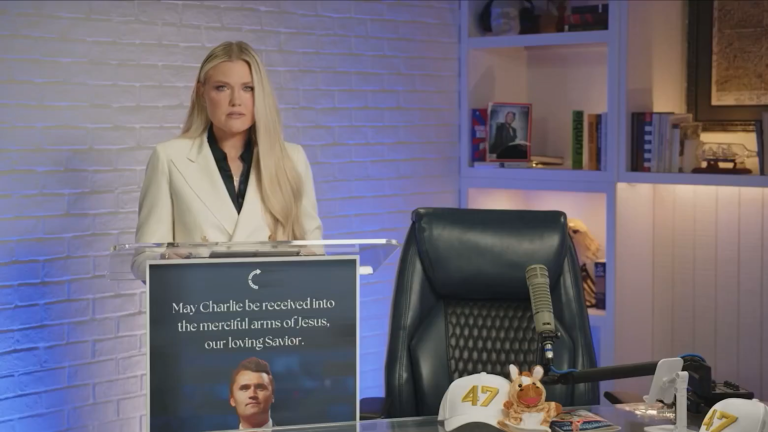 Erika Kirk, văduva lui Charlie Kirk, a ținut un discurs după crima soțului.