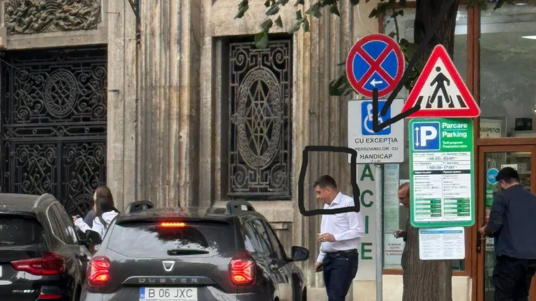 Mașina unui deputat AUR din Iași, parcată ciudat de George Simion în Timișoara