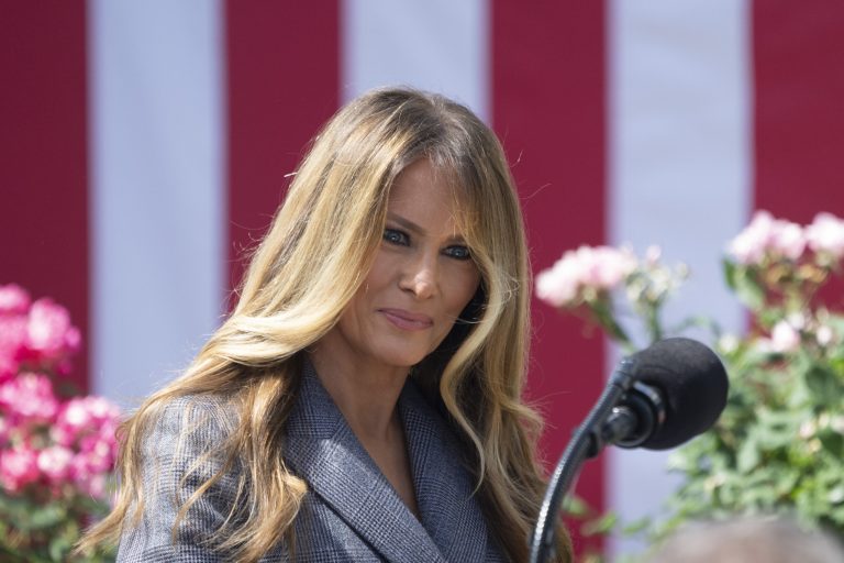 Melania Trump propune un grup pentru integrarea IA în școli