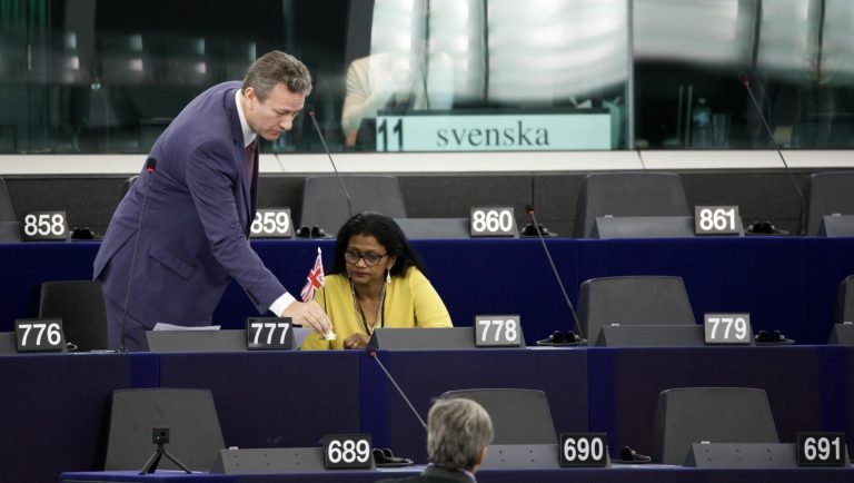 Nathan Gill, fost europarlamentar britanic, a recunoscut mita.