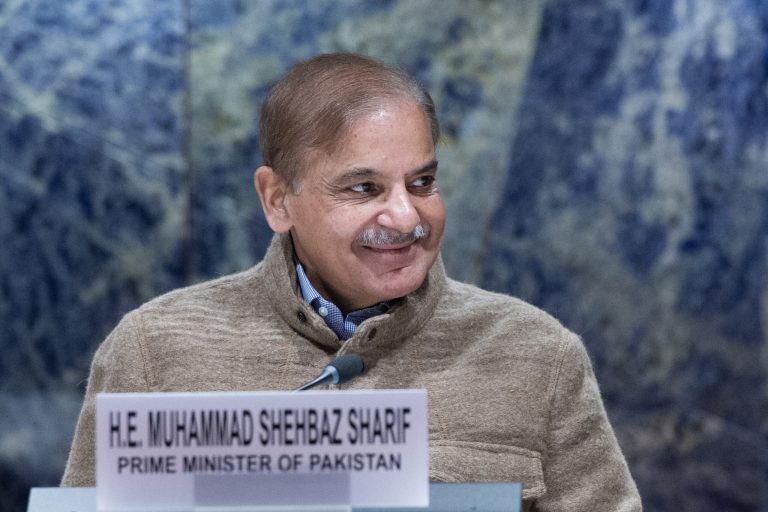 Pakistanul, pregătit pentru dialog cu India, laudă rolul lui Trump