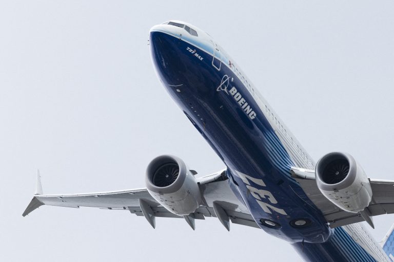 Pană de motor pe un zbor Southwest Airlines din California, pasagerii sunt în siguranță.