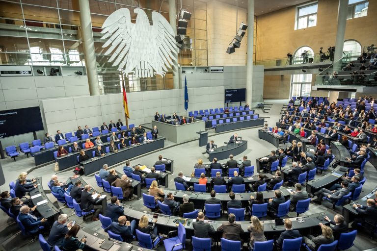 Parlamentul Germaniei a aprobat bugetul de 500 miliarde euro