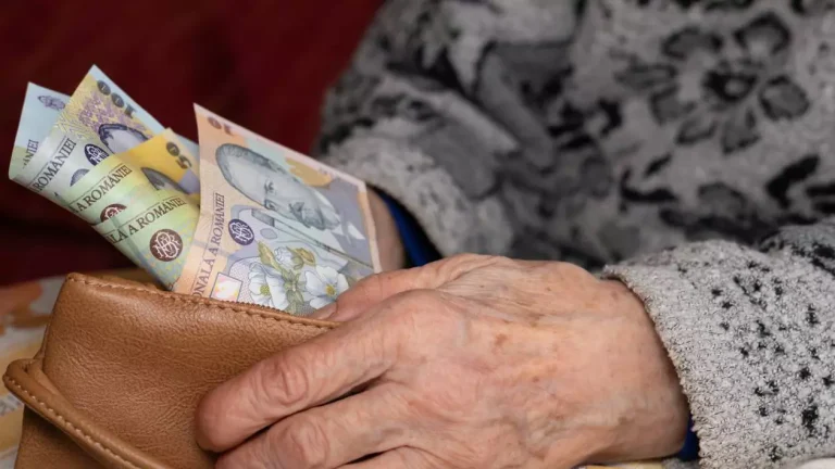 Poți rămâne fără pensie fără acest document.