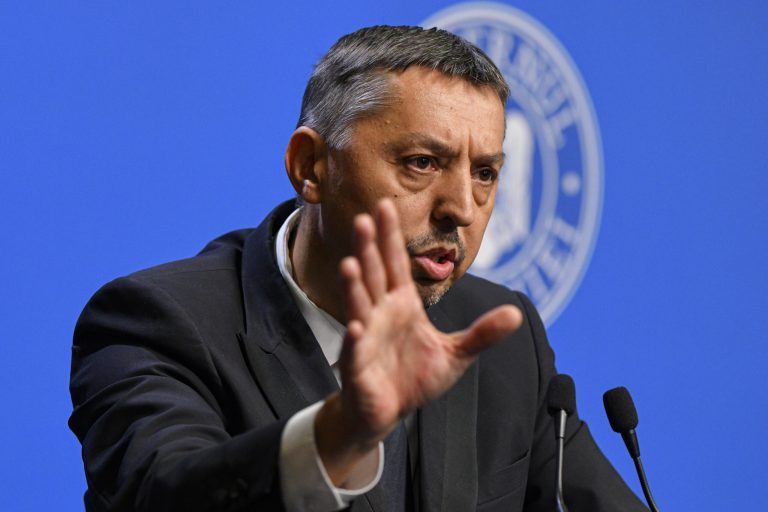 Senatul discută moțiunea simplă împotriva ministrului Educației