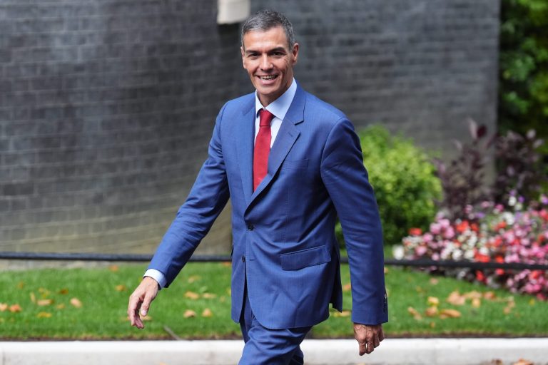 The Economist: Pedro Sánchez, demonizat în Spania, dar lider solitar al rezistenței anti-Trump