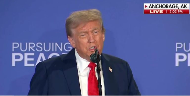 The Guardian: Trump refuză apelul la unitate după uciderea lui Charlie Kirk.