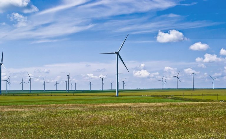 Unde va fi construit cel mai mare parc eolian din Moldova
