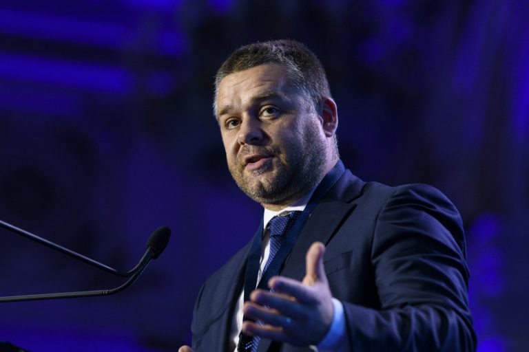 Cine ar fi trebuit să inițieze proiectul pensiilor magistraților?