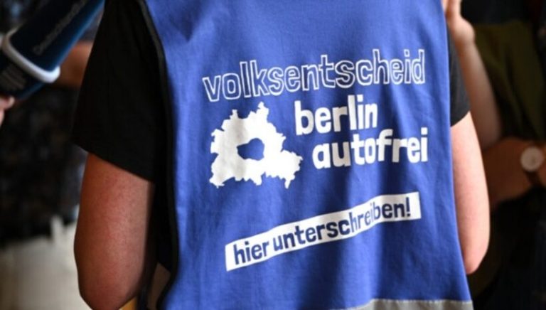 Circulația mașinilor ar putea fi restricționată la Berlin