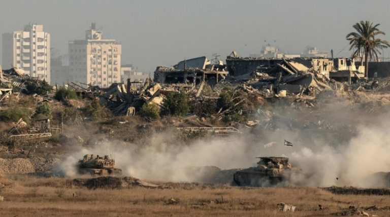 Israelul a lansat 153 tone de bombe în Gaza