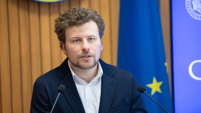 Ministrul Educației de la Chișinău propune „diplome duble” România-Moldova.
