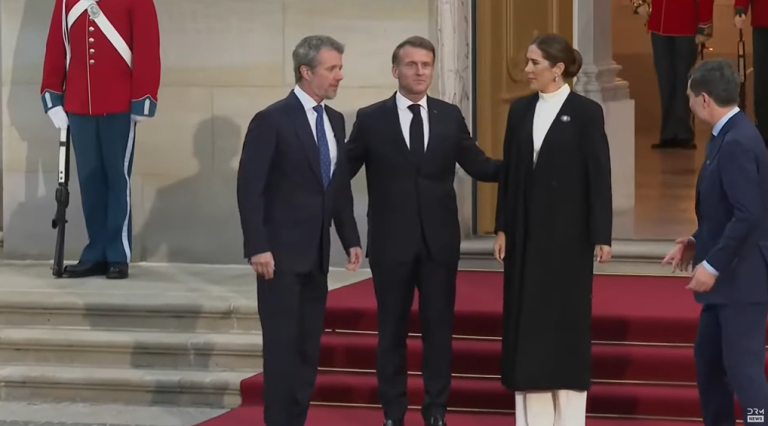 Nicușor Dan, gafă de protocol la Copenhaga: președintele României, reticent să se fotografieze cu Macron și oficialii danezi