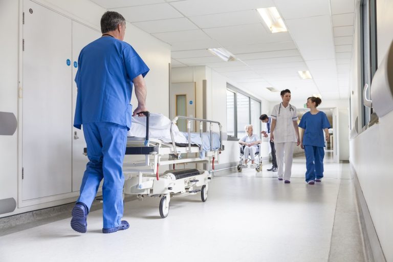 O pacientă vine zilnic la Urgențe, deși nu e grav bolnavă: „Aici se simte ascultată”