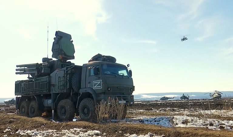 Parlamentul rus votează extinderea serviciului militar anual