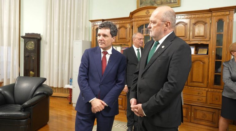 Președintele Nicușor Dan, interesat de inima artificială de la Iași