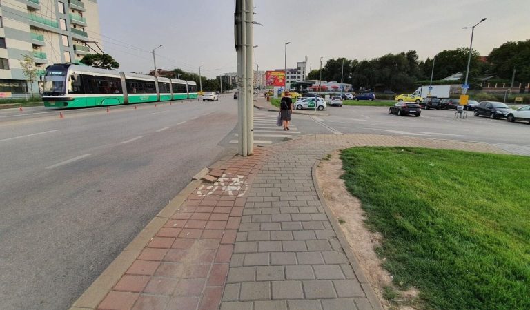 Primăria Iași, obligată să repare urgent pistele pentru bicicliști.