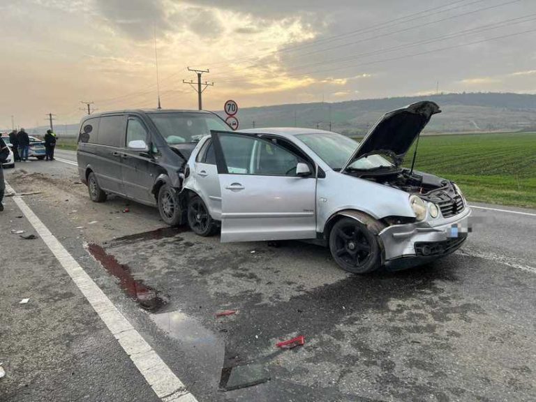 Accident grav în Vaslui, șase persoane la spital