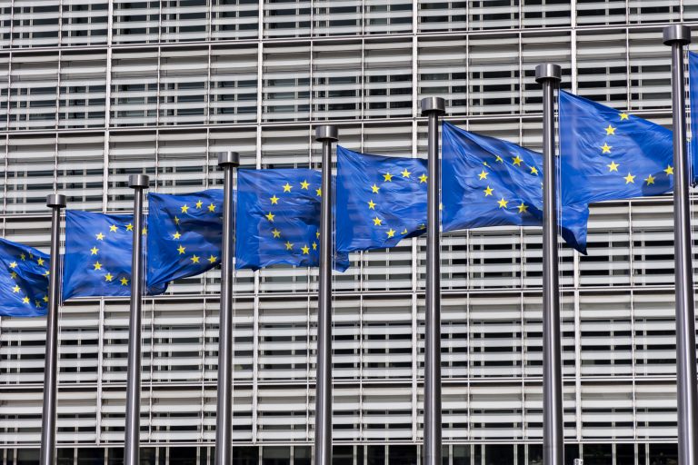 Bruxelles cere încetarea atitudinii negative față de candidați