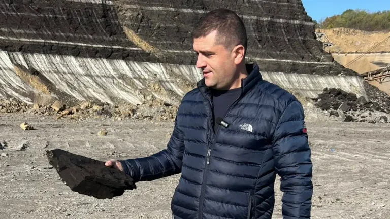 „Căpușa” de la Fabrica de Pulberi Făgăraș: SRL-ul de apartament cu un angajat