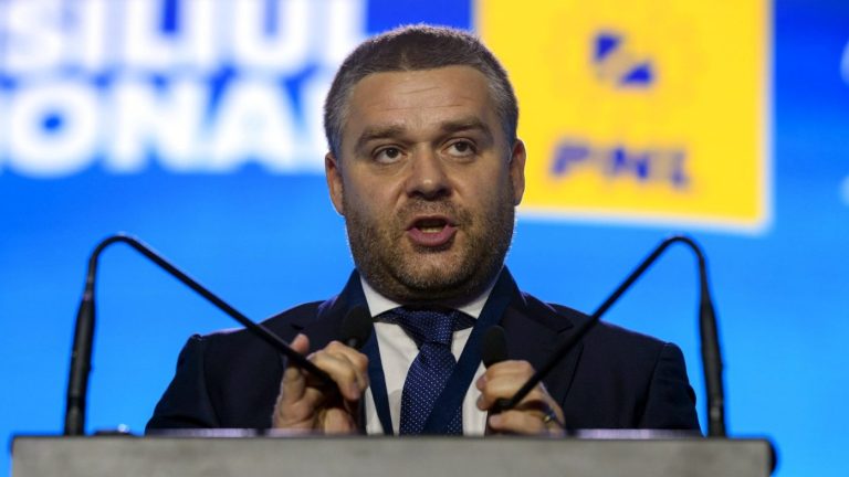 Ciprian Ciucu dezminte zvonurile retragerii din cursa electorală
