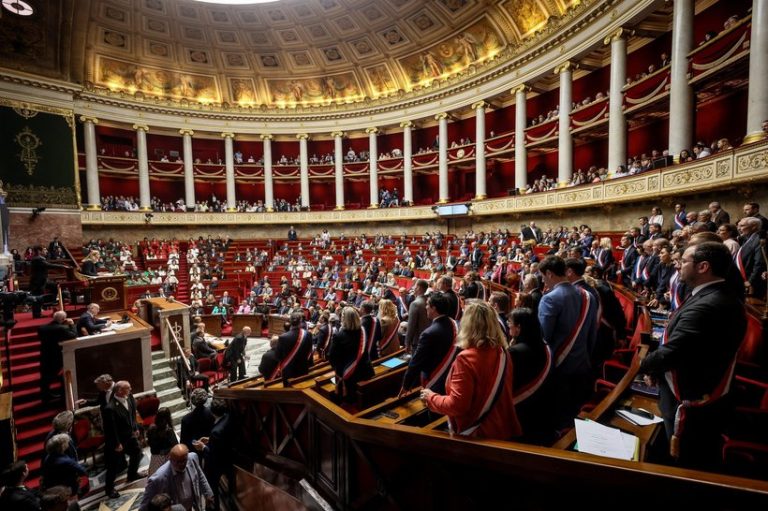 Deputaţii francezi resping impozitul pe avere Zucman