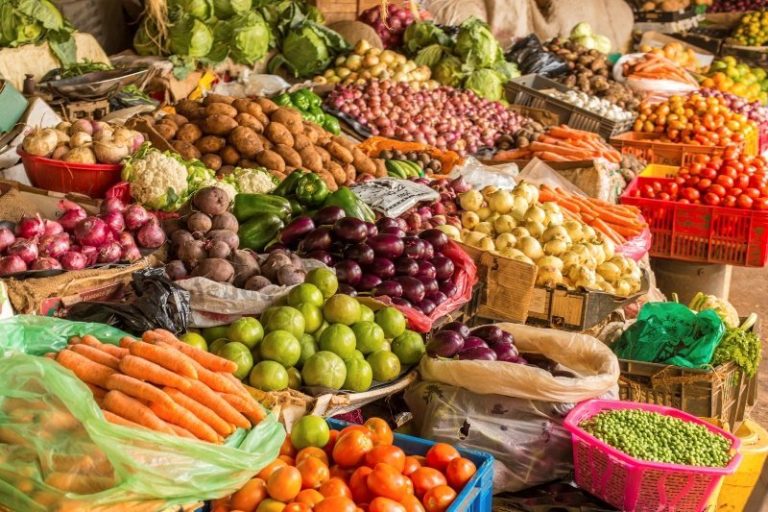 Dietă bogată în fructe și legume protejează inima mai eficient
