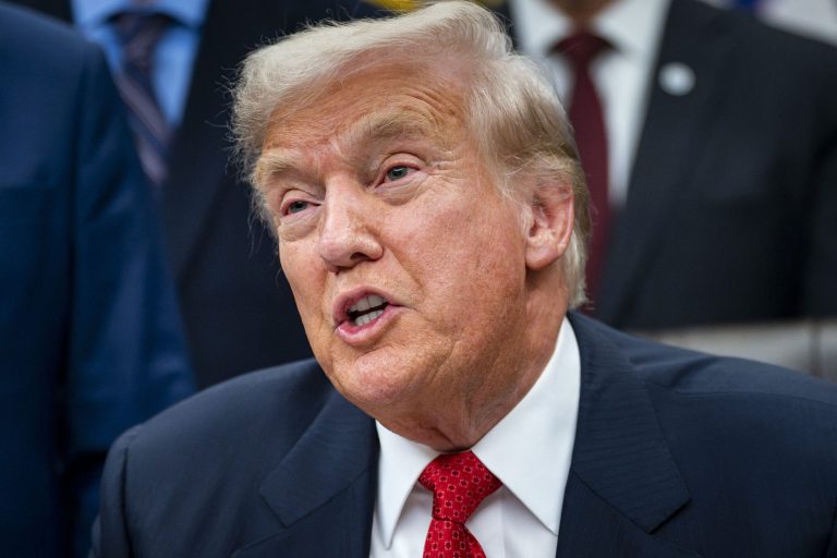 Donald Trump a aprobat planul secret de pace cu Rusia.