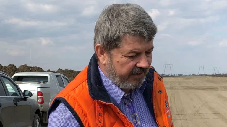 Firmele lui Dorinel Umbrărescu contestă contractul A8