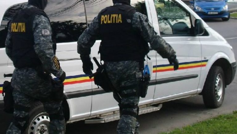 Percheziții în Suceava și București pentru acte de identitate falsificate