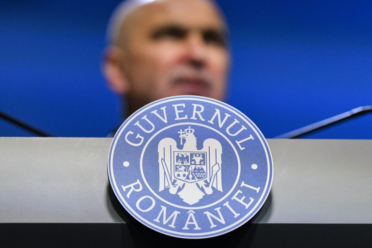 Răspunsul lui Bolojan despre taxa și veniturile reduse
