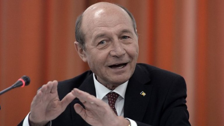 Traian Băsescu: O ţară respectabilă nu permite bulevard dronelor russeşti