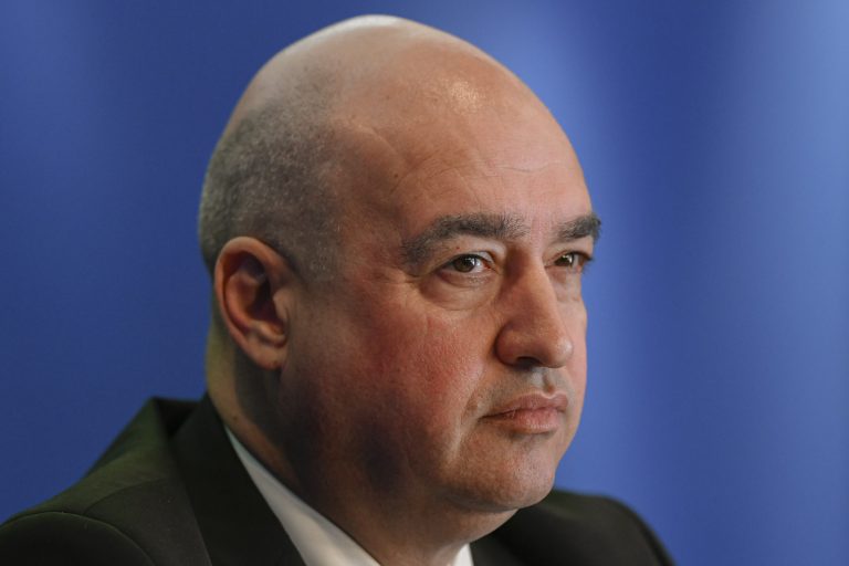 Un lider PNL controversat l-a „băgat în audiență” pe Bogoș la Bolojan.