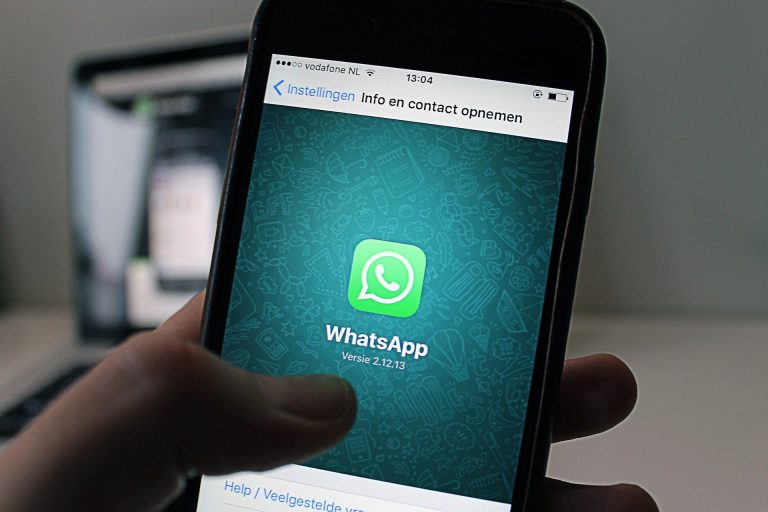 „Votează copilul prietenului meu” – O veche escrocherie pe WhatsApp