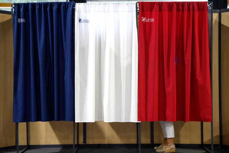 Zeci de interferențe străine la alegerile din 2024 Francia