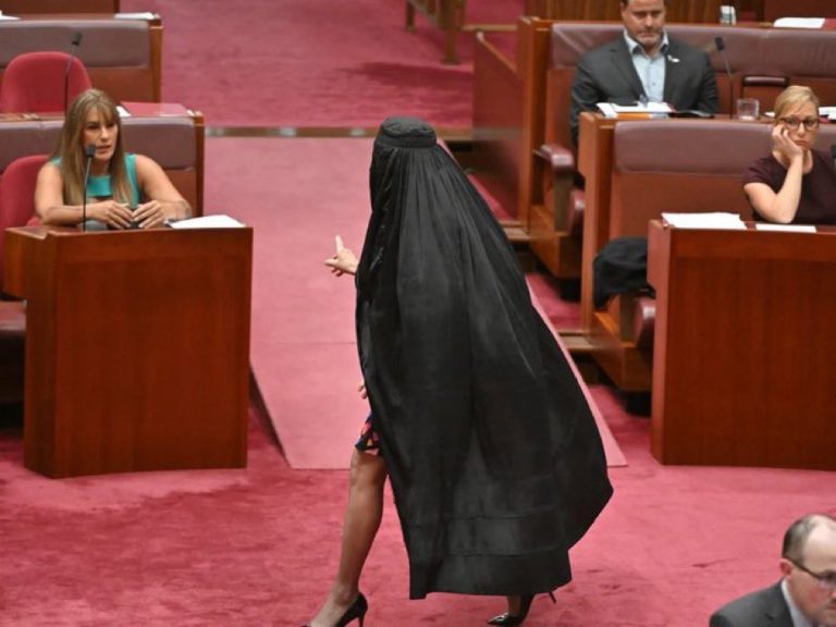 Scandal politic în Australia: senatoare acuzată de islamofobie