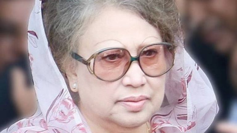A murit Khaleda Zia, prima femeie premier din Bangladesh