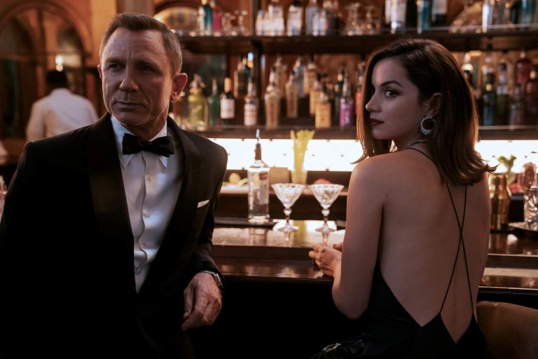Amazon vinde drepturile filmelor „James Bond” pentru Netflix