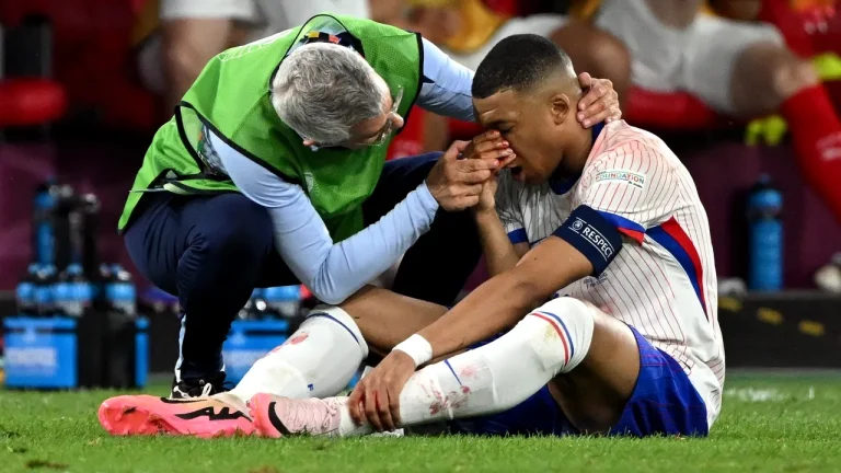 „Ar trebui să-l aducem pe Mbappé!” – Povestea unei localităţi spaniole care a câştigat la loterie