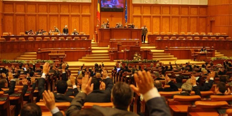 Cum au votat aleșii ieșeni majorarea bugetului Parlamentului 2026