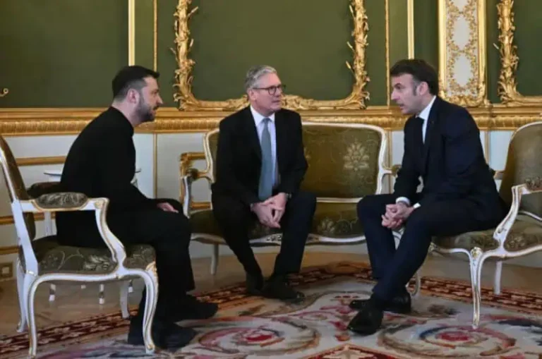 Emmanuel Macron se întâlnește luni la Londra cu Zelenski, Starmer și Merz