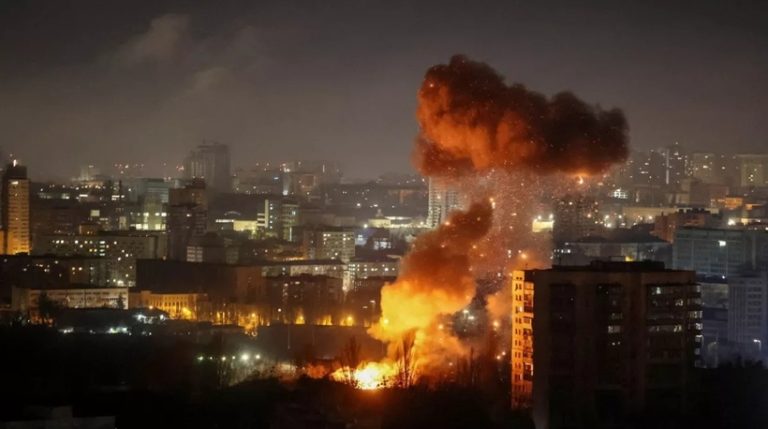 Explozii puternice la Kiev, răniți inclusiv copii